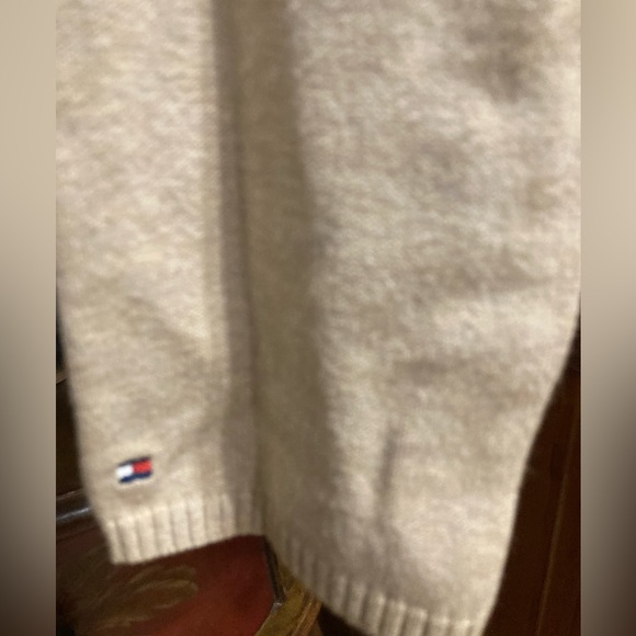 Tommy Hilfiger sweater - Picture 4 of 4